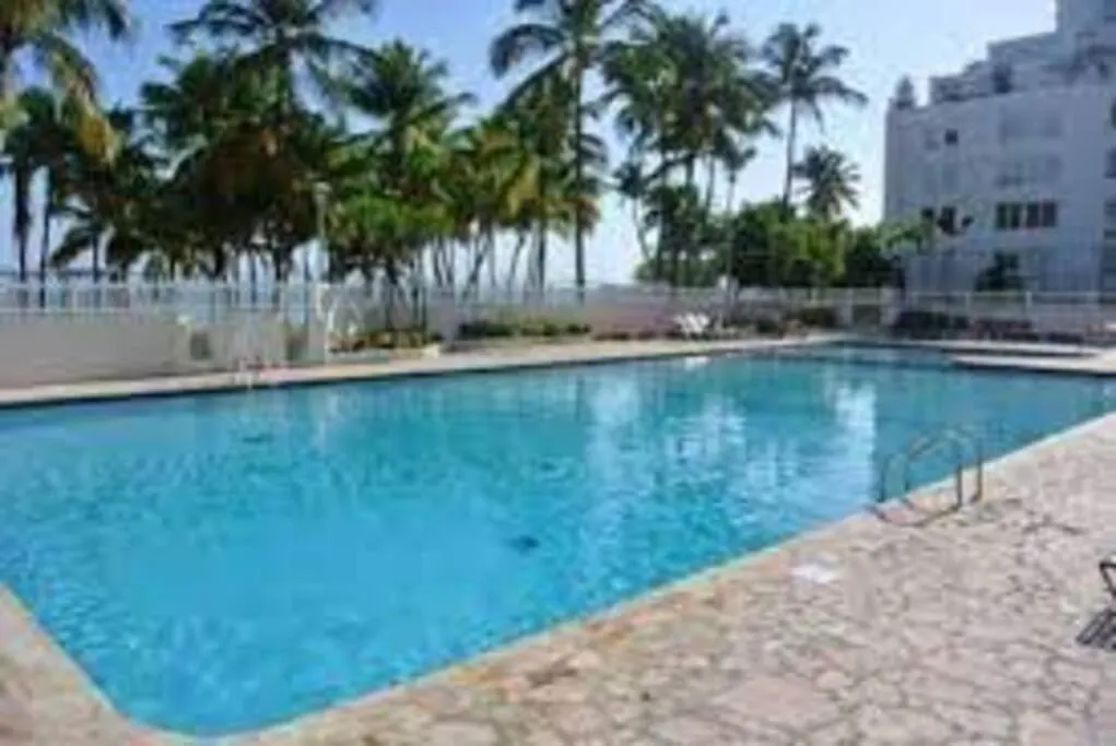 Bunker Beach @ Isla Verde / Beach Front San Juan